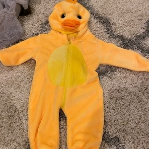 Duck costume for baby size 70. Fit my 2 year old great. Excellent used condition